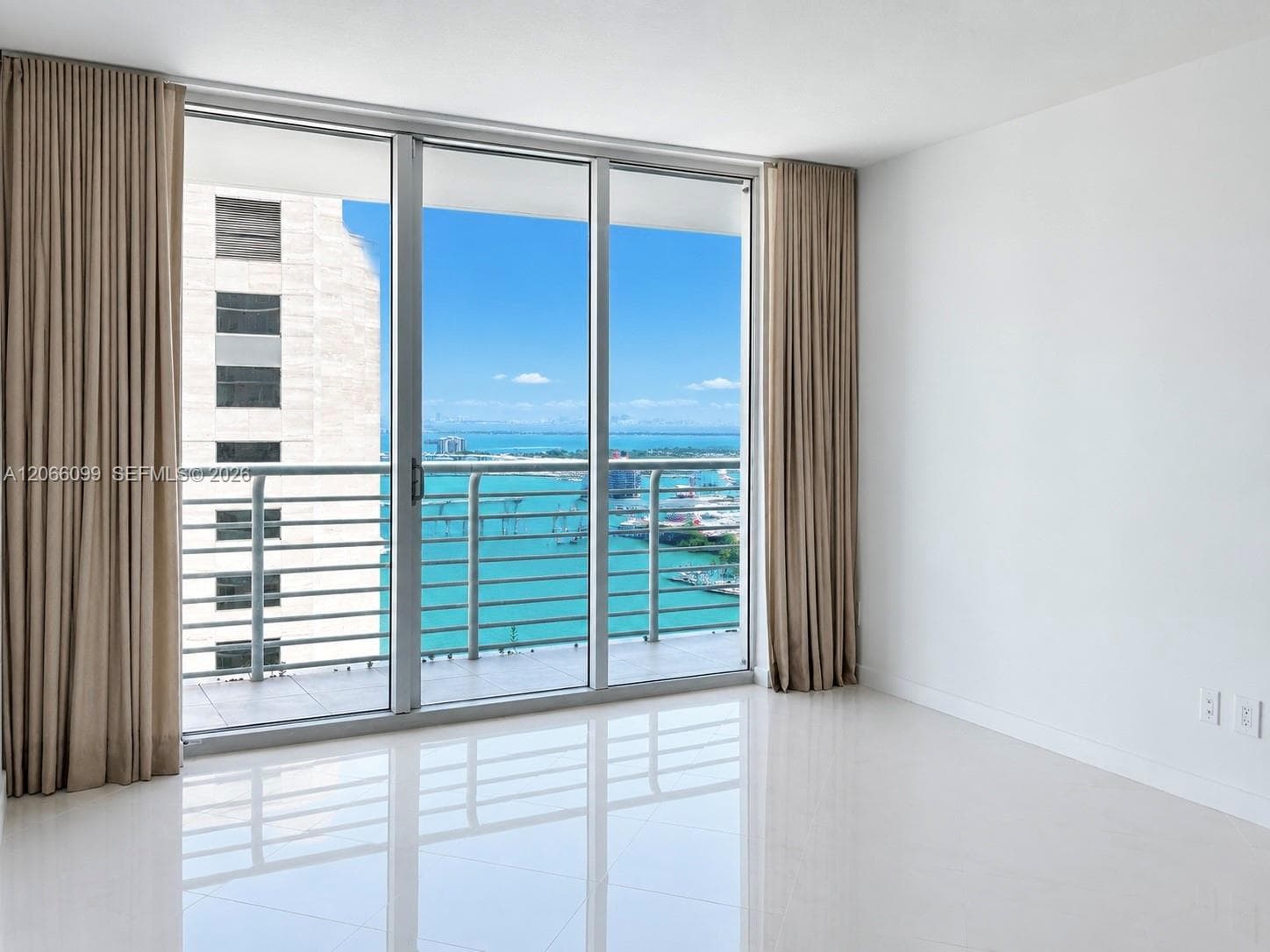 335 S Biscayne Blvd # 3408, Miami, FL 33131 — zdjęcie 2