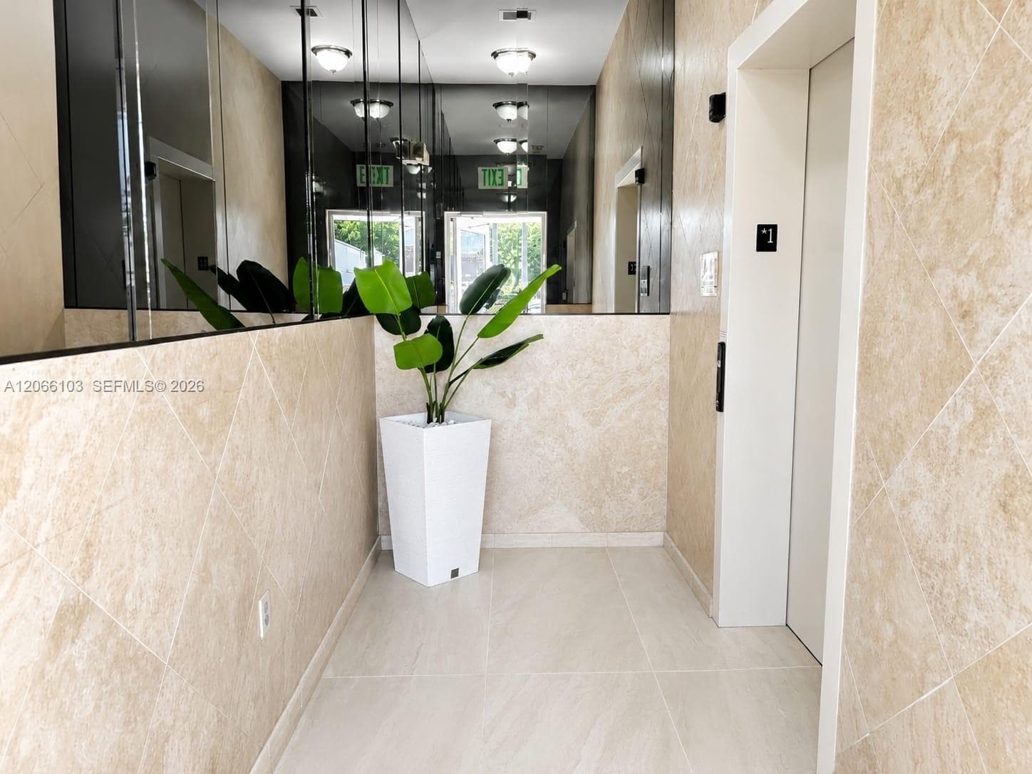 18319 W Dixie Hwy # 206, North Miami Beach, FL 33160 — zdjęcie 2