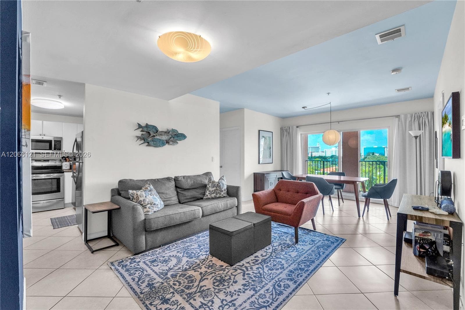 2280 SW 32nd Ave # 403, Miami, FL 33145 — zdjęcie 2