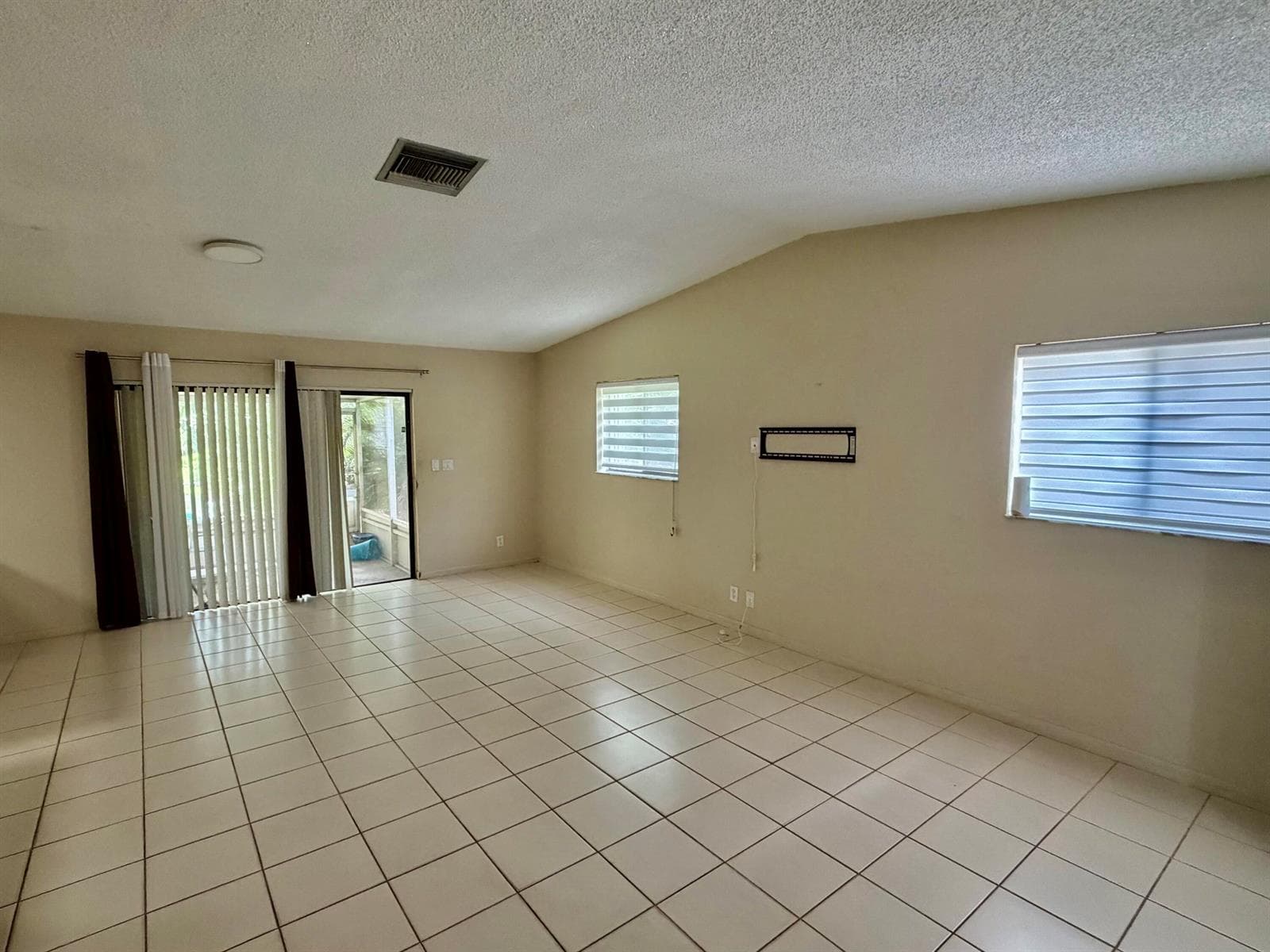 7714 SW 8TH Court, North Lauderdale, FL 33068 — zdjęcie 4