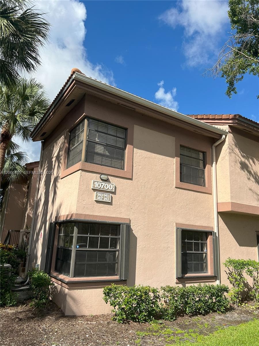 10700 NW 14th St # 142, Plantation, FL 33322