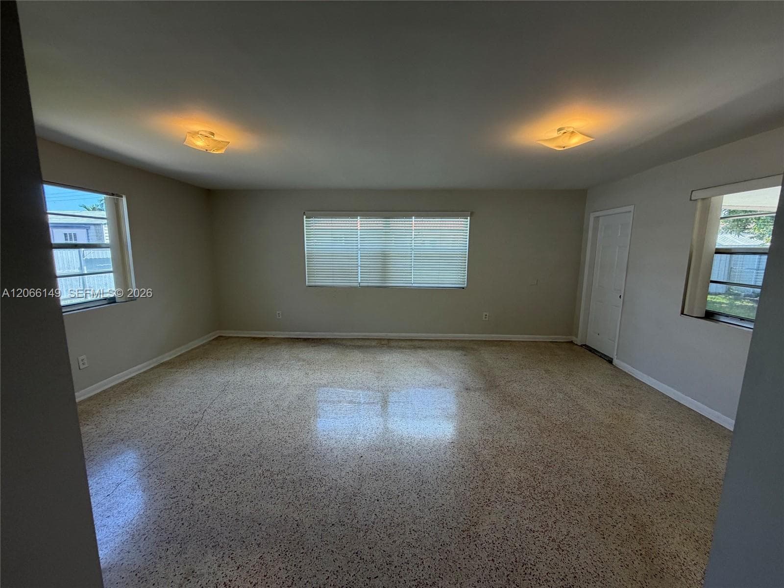 980 W 53rd Ter, Hialeah, FL 33012 — zdjęcie 3