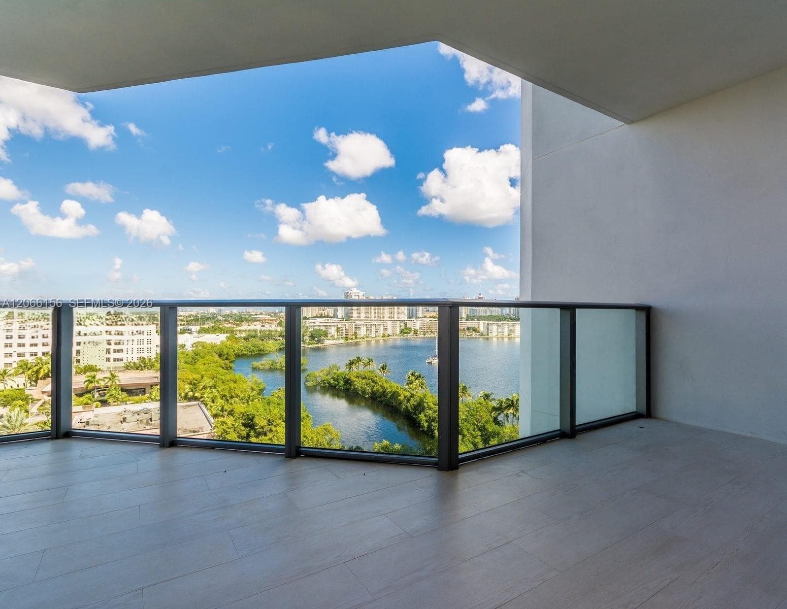17301 Biscayne Blvd # 1004, North Miami Beach, FL 33160 — zdjęcie 3