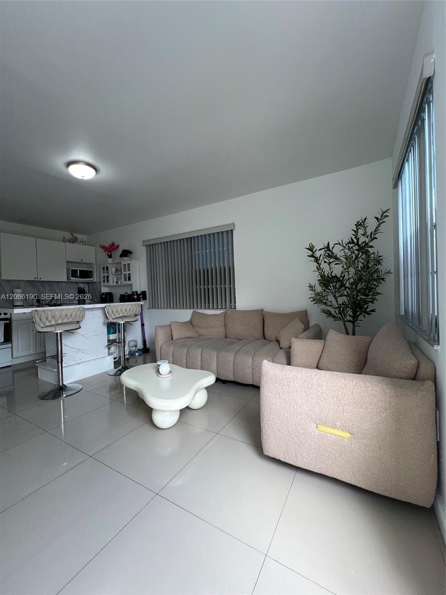 467B E 13th St # 467B, Hialeah, FL 33010 — zdjęcie 2