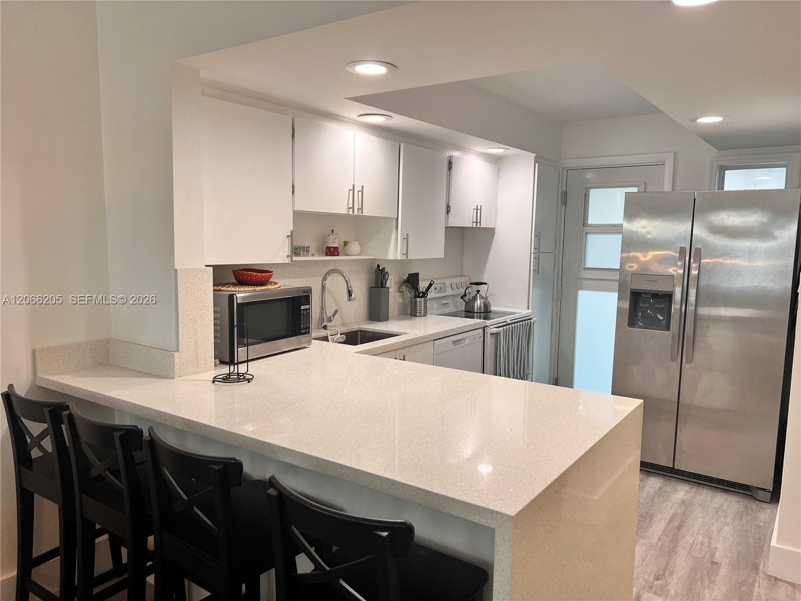 240 Galen Dr # 302, Key Biscayne, FL 33149 — zdjęcie 2