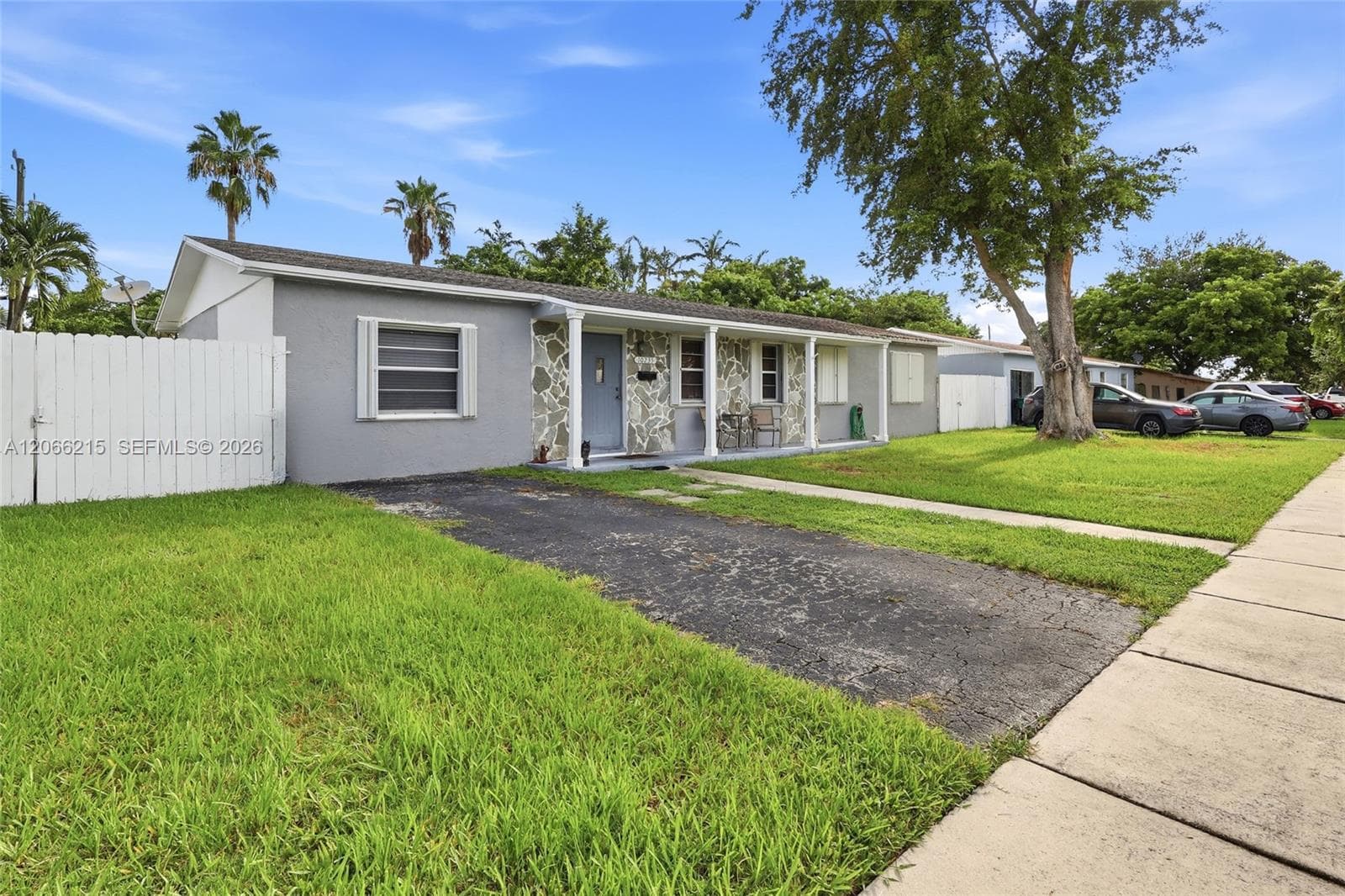 10235 Pan American Dr, Cutler Bay, FL 33189 — zdjęcie 2