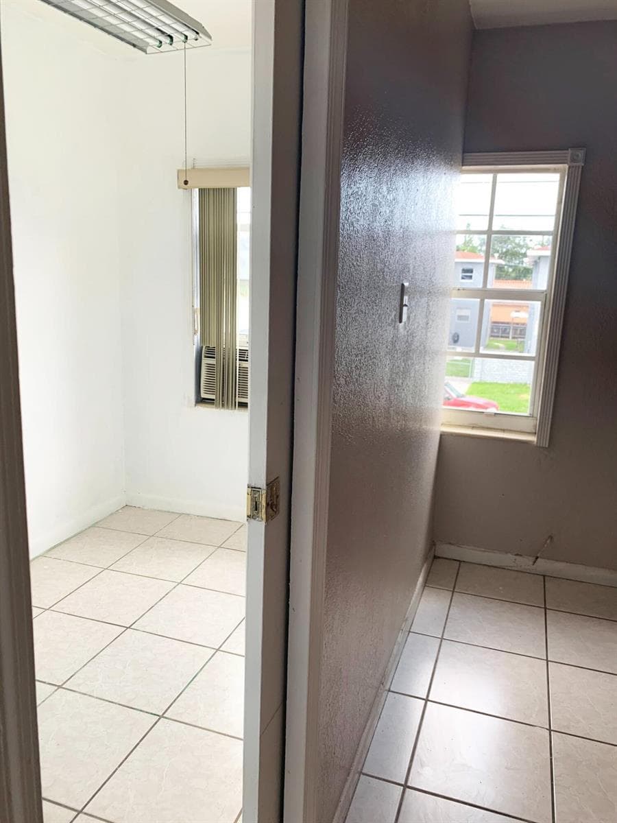 555 SW 16TH Avenue # 15, Miami, FL 33135 — zdjęcie 5