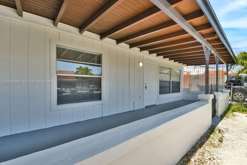 18947 NW 45th Ave # 1, Miami Gardens, FL 33055 — zdjęcie 2