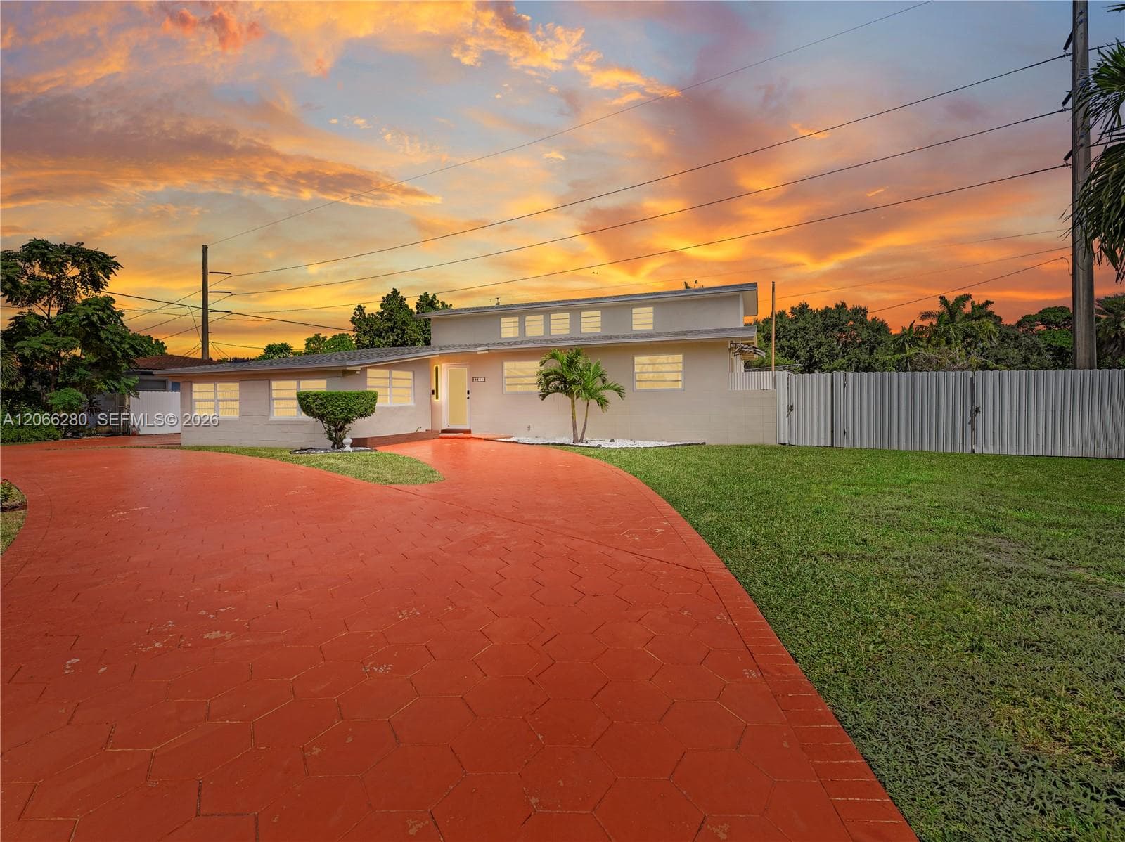 8241 SW 12th Ter, Miami, FL 33144 — zdjęcie 2