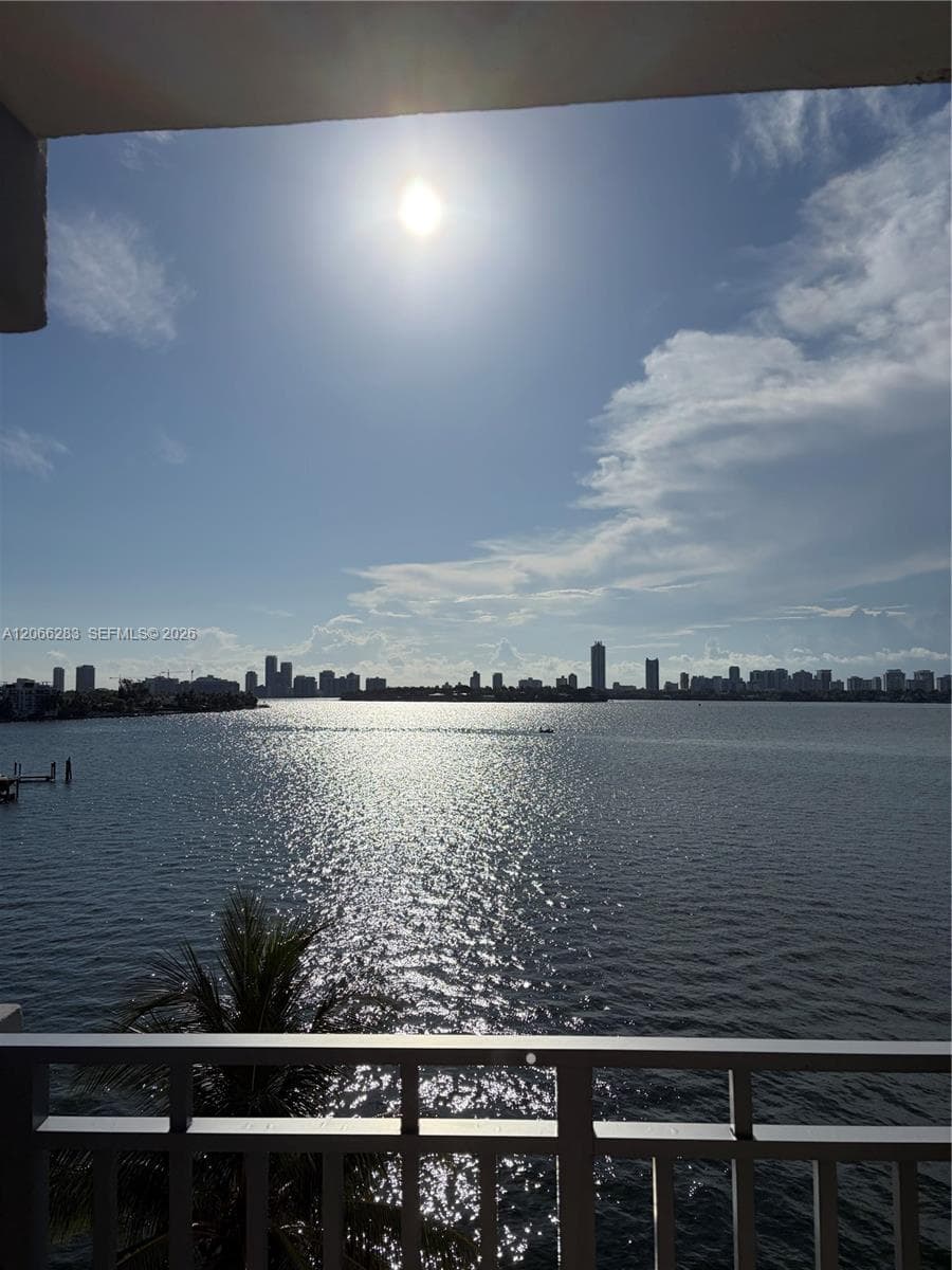 7545 E Treasure Dr # 5G, North Bay Village, FL 33141 — zdjęcie 2