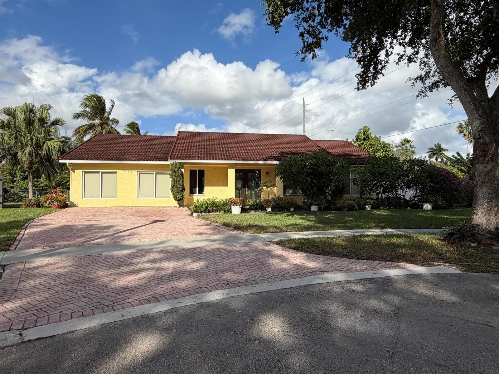 8619 SW 51st Street, Cooper City, FL 33328