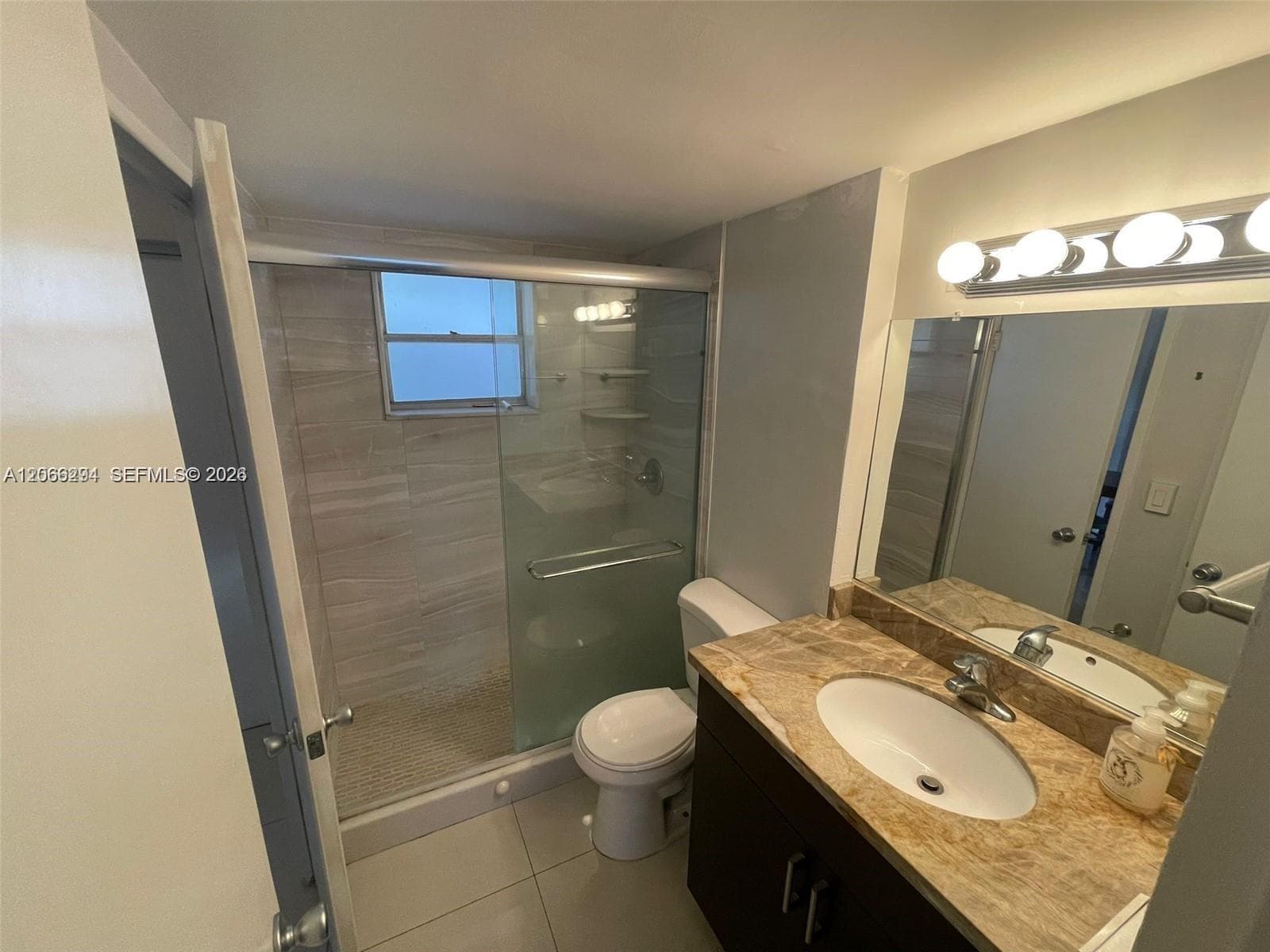 220 Kings Point Dr # 303, Sunny Isles Beach, FL 33160 — zdjęcie 5