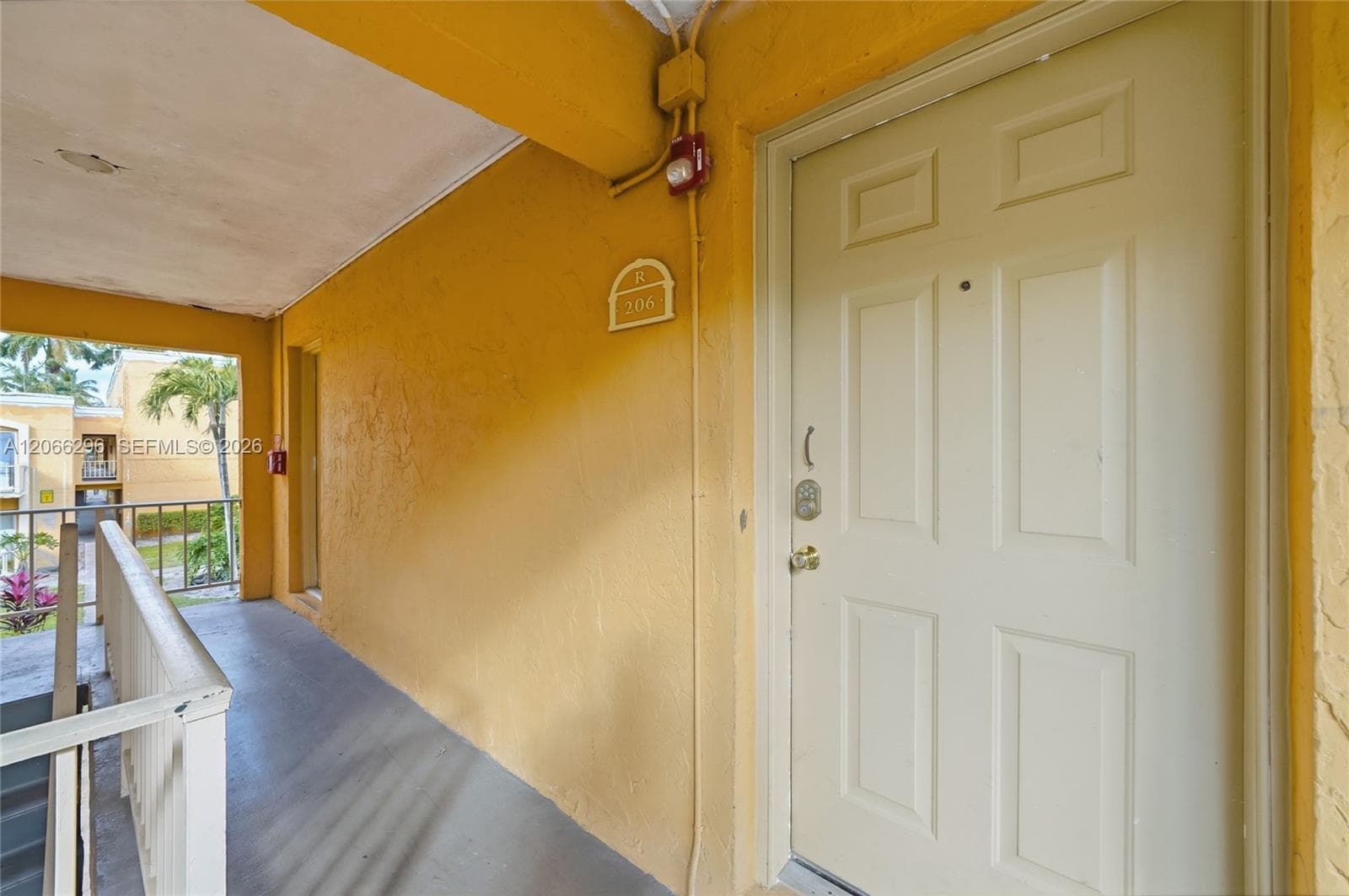 17901 NW 68th Ave # R206, Hialeah, FL 33015