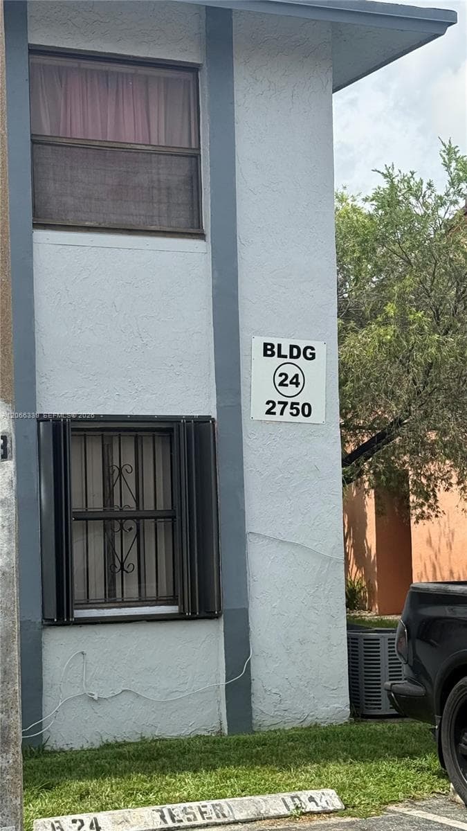 2750 W 63rd Pl # 12-24, Hialeah, FL 33016 — zdjęcie 2