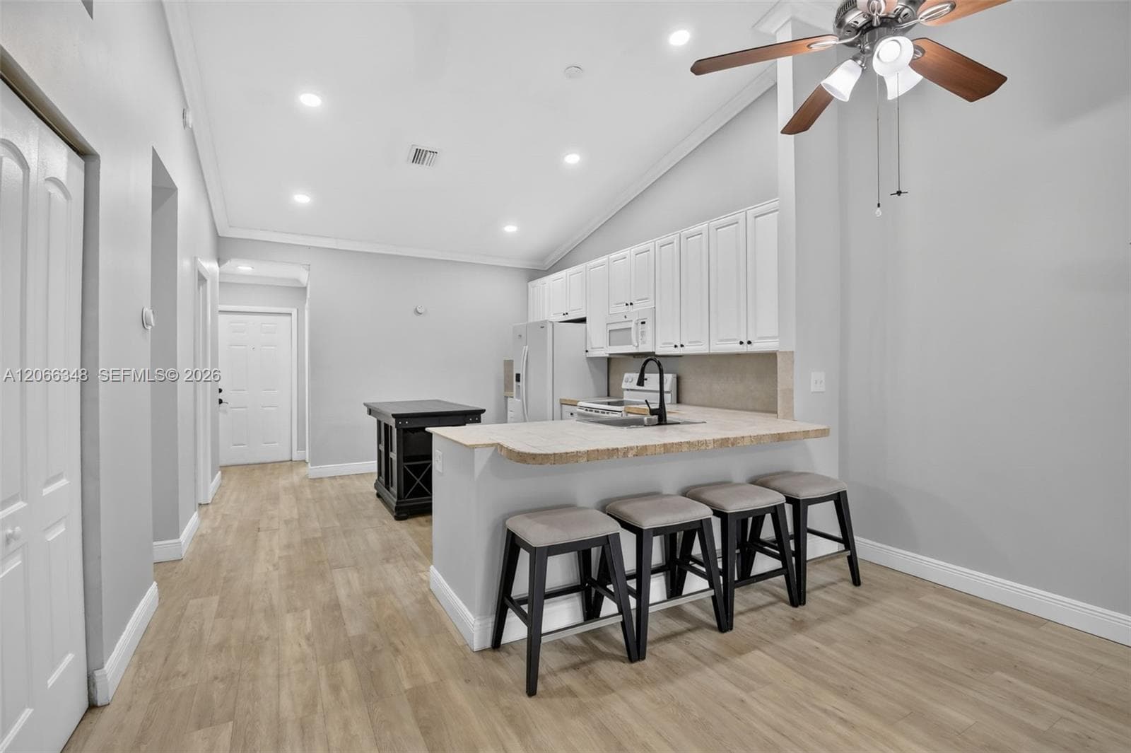 11065 NW 38th Pl, Sunrise, FL 33351 — zdjęcie 3