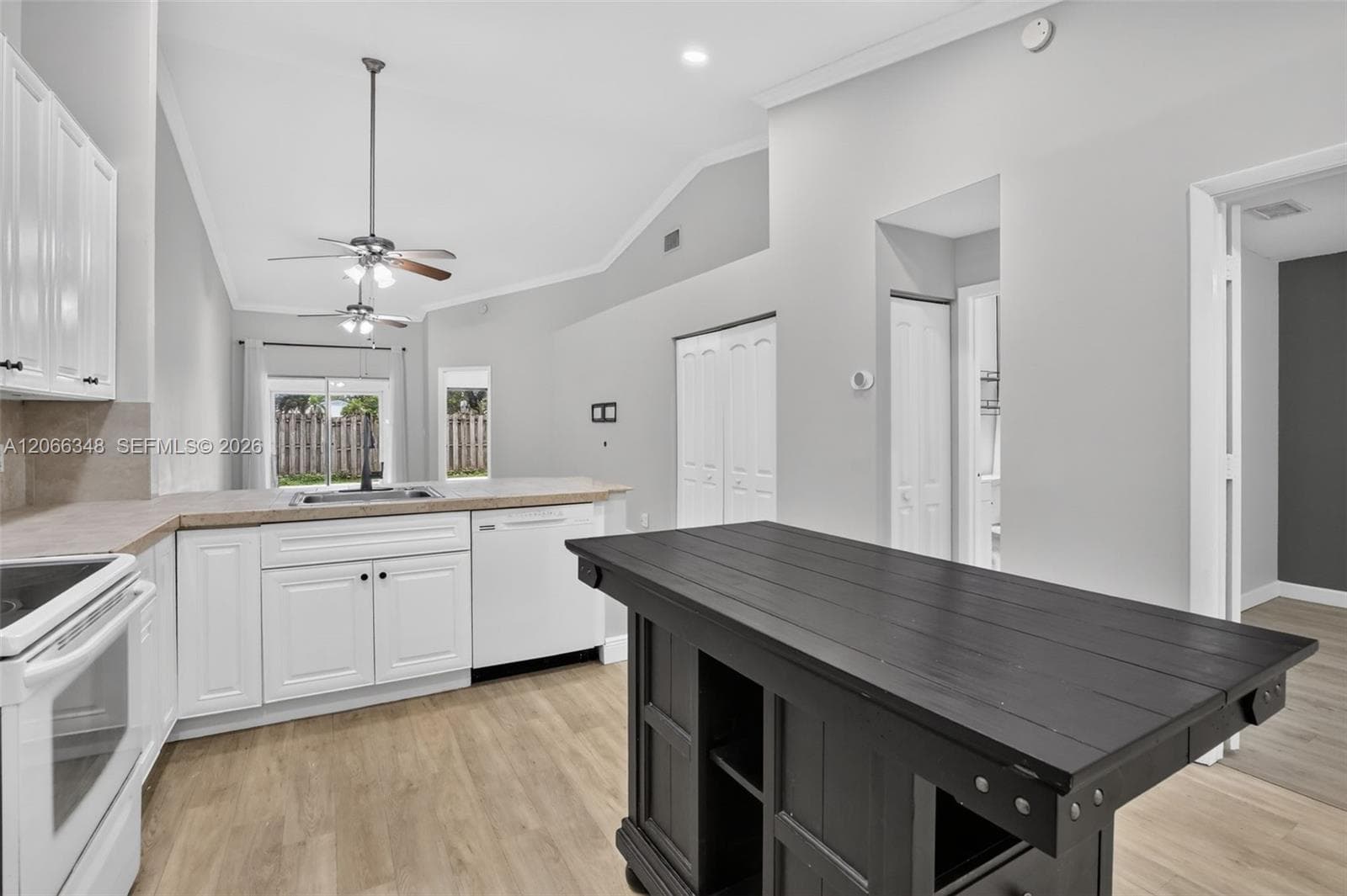11065 NW 38th Pl, Sunrise, FL 33351 — zdjęcie 5