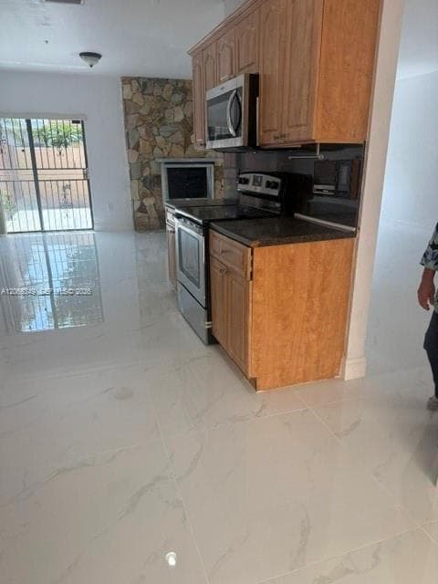 19630 cypress   ct # 19630, Miami Lakes, FL 33015 — zdjęcie 2