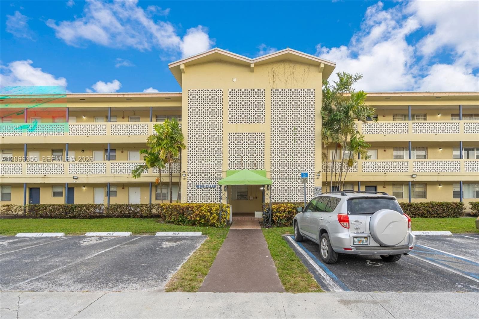 11960 NE 19th Dr # 15, North Miami, FL 33181