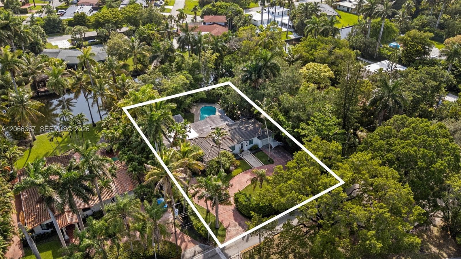 11400 Griffing Blvd, Biscayne Park, FL 33161 — zdjęcie 2
