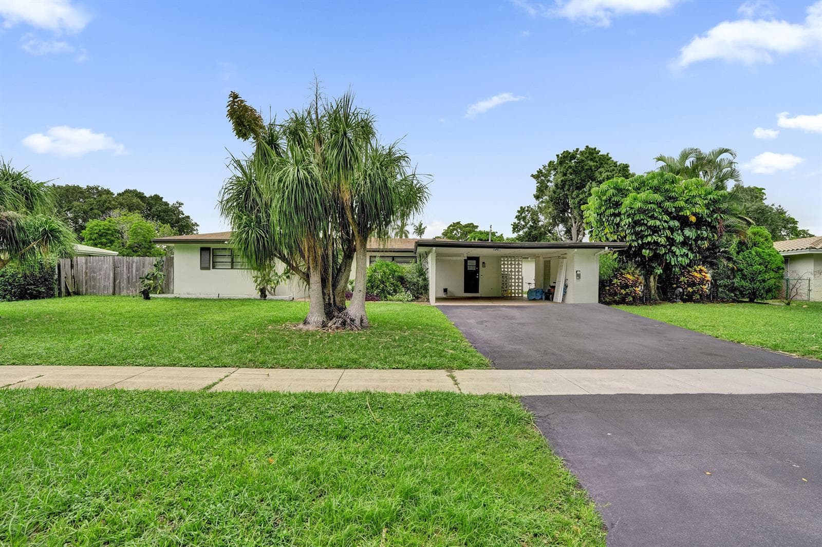 885 Azalea Court, Plantation, FL 33317