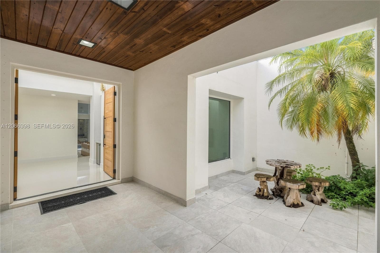 16203 NW 82nd Pl, Miami Lakes, FL 33016 — zdjęcie 3
