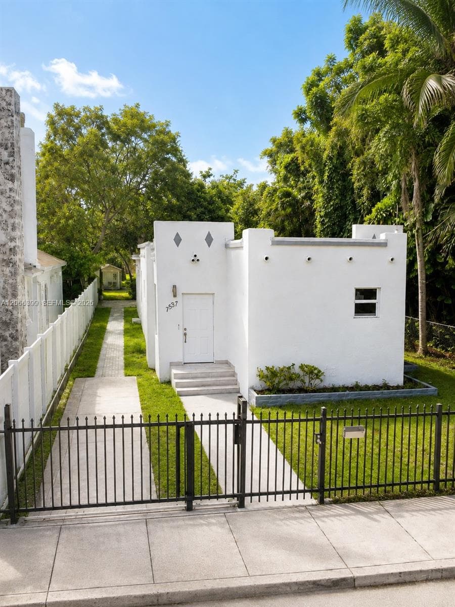 7537 NW 3rd Ave # 1, Miami, FL 33150