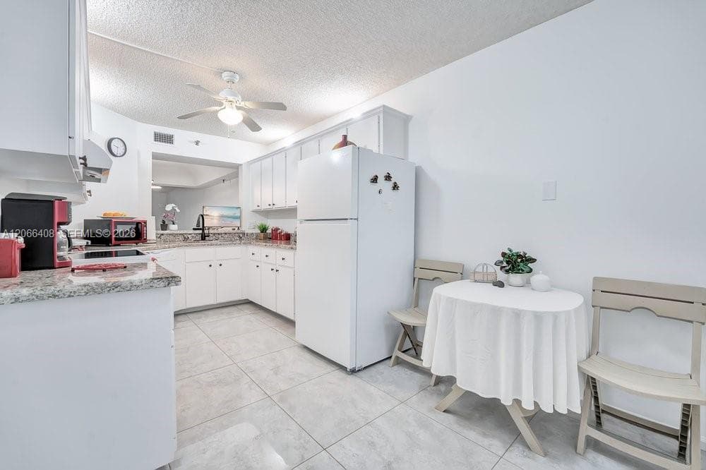 23344 Carolwood Ln # 201, Boca Raton, FL 33428 — zdjęcie 3