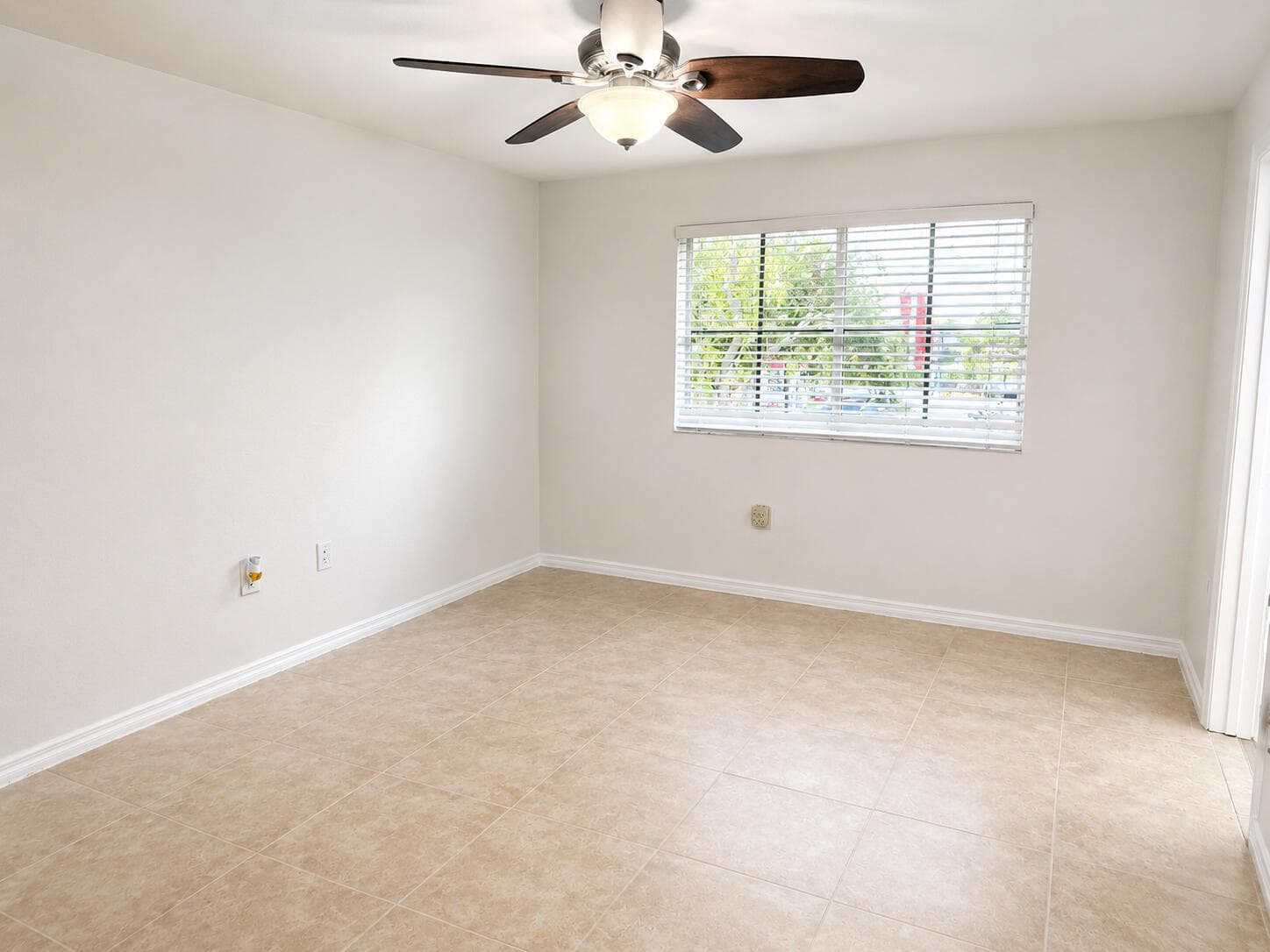 6007 SW 19TH Street, North Lauderdale, FL 33068 — zdjęcie 5