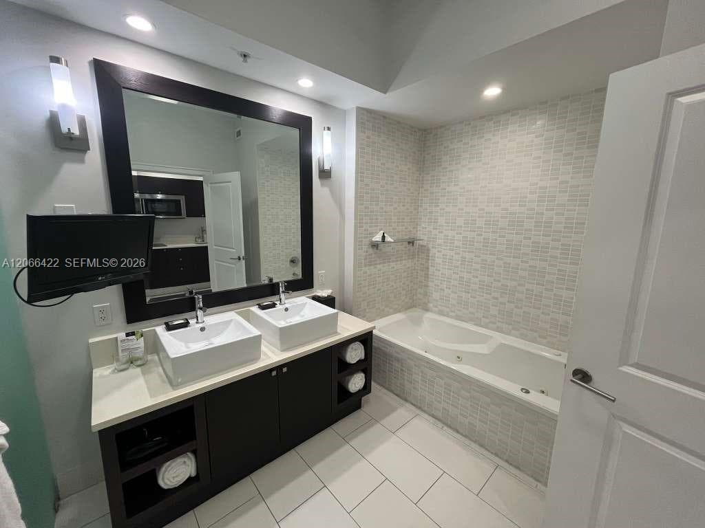 5300 NW 87th Ave # 307, Doral, FL 33178 — zdjęcie 3