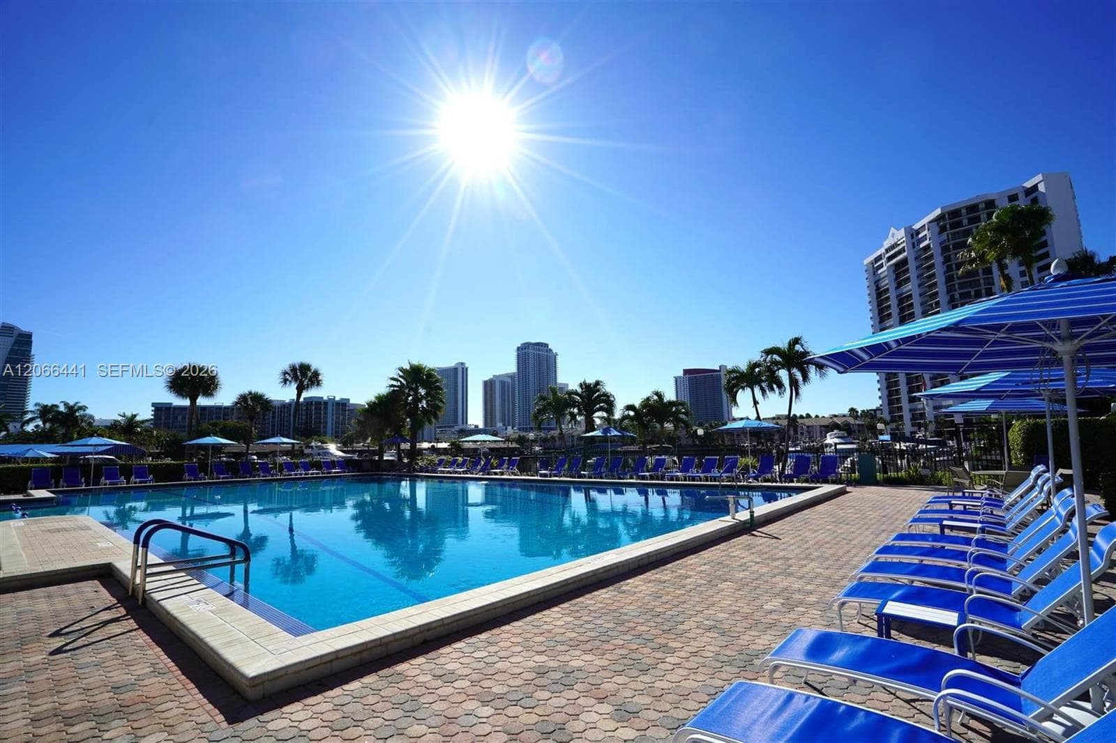 600 Three Islands Blvd # 1416, Hallandale Beach, FL 33009 — zdjęcie 2