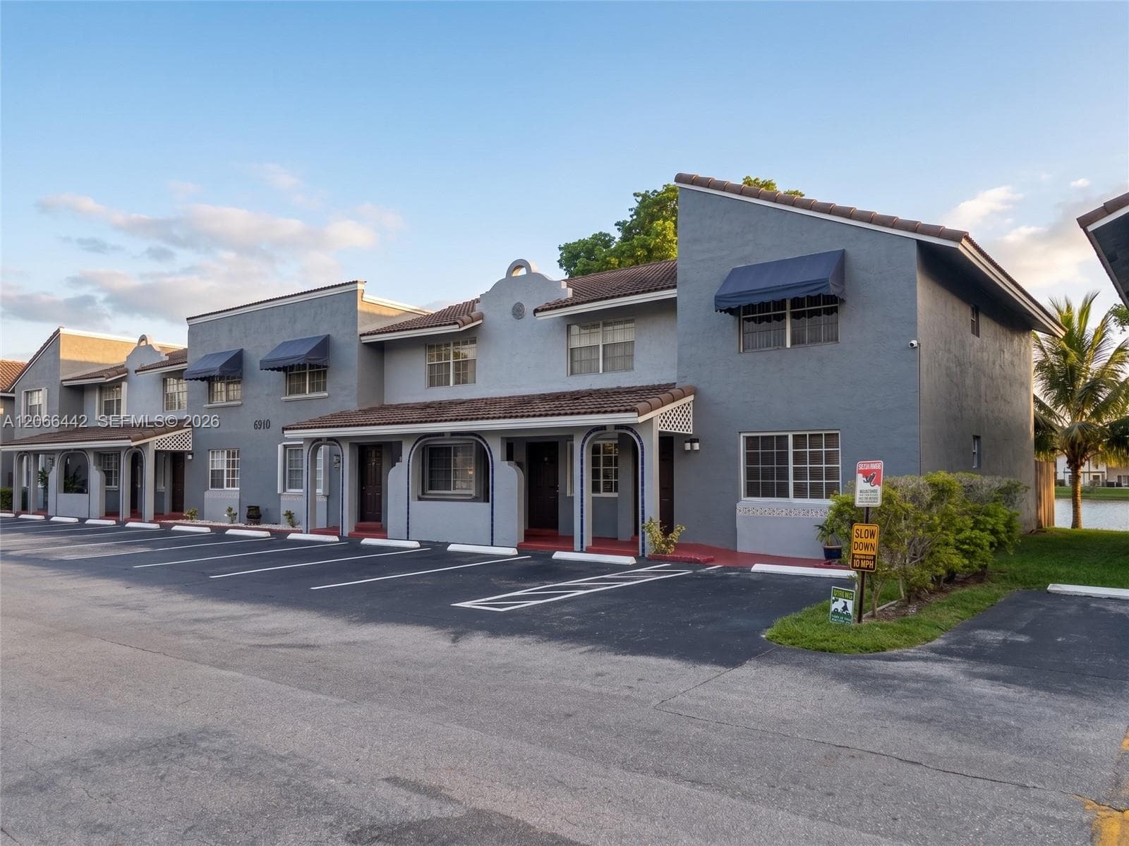 6910 NW 173rd Dr # 1008, Hialeah, FL 33015 — zdjęcie 2