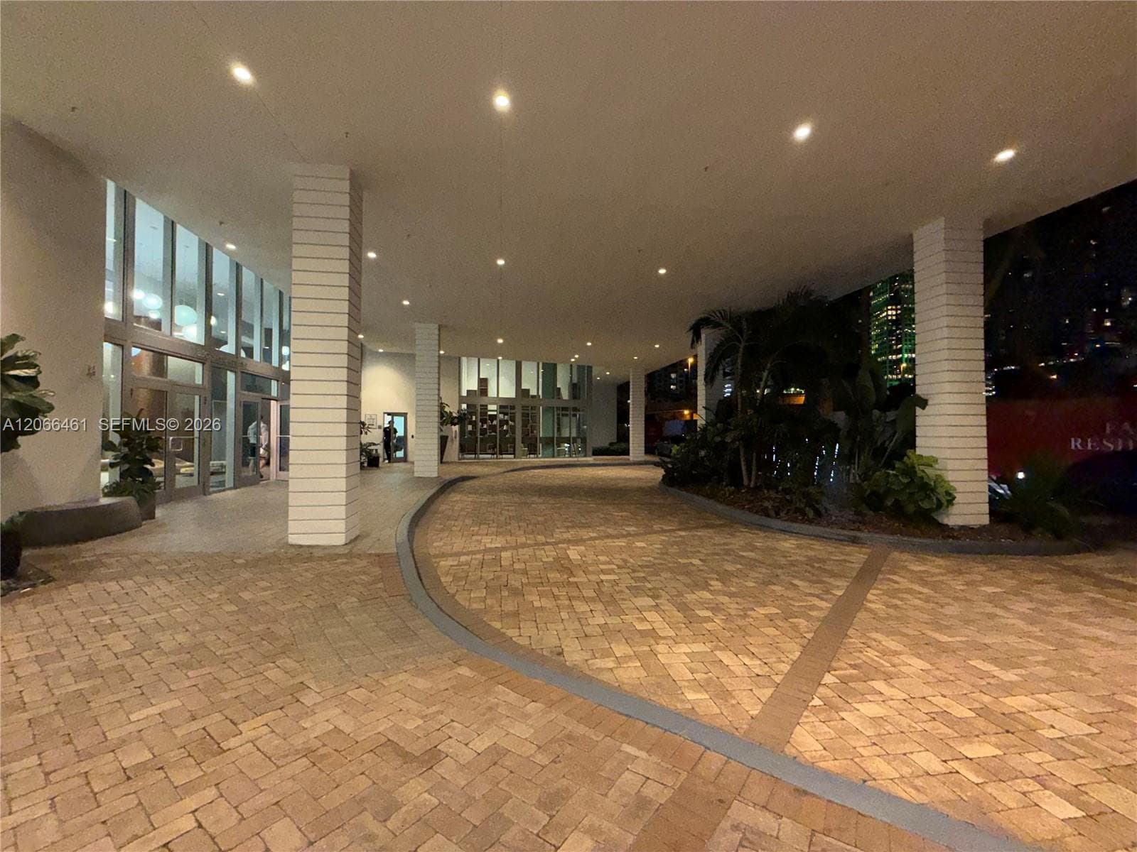 350 S Miami Ave # 304, Miami, FL 33130 — zdjęcie 3