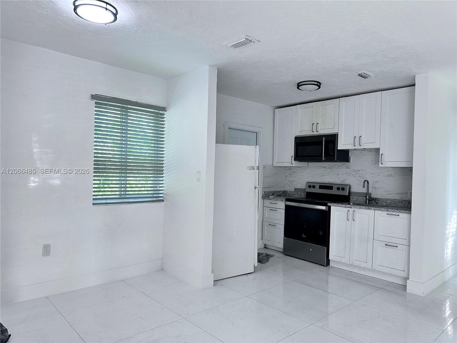 12780 NW 16th Ave, North Miami, FL 33167 — zdjęcie 2