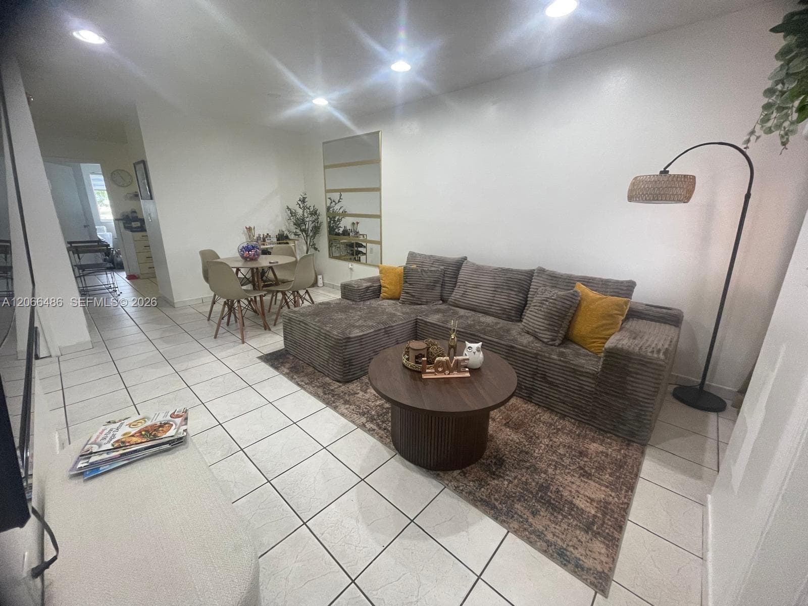4689 NW 9th St # 207, Miami, FL 33126 — zdjęcie 2