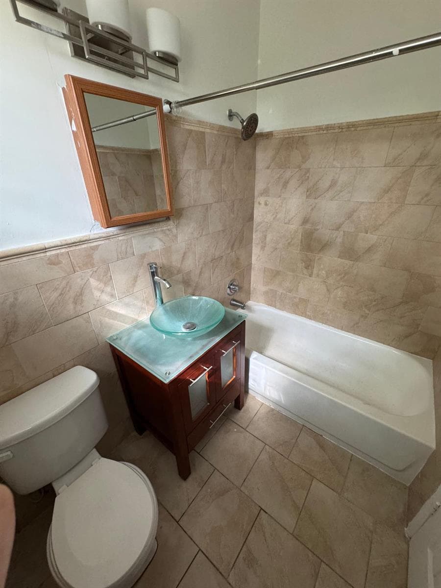 1042 Foster Road, Hallandale Beach, FL 33009 — zdjęcie 3