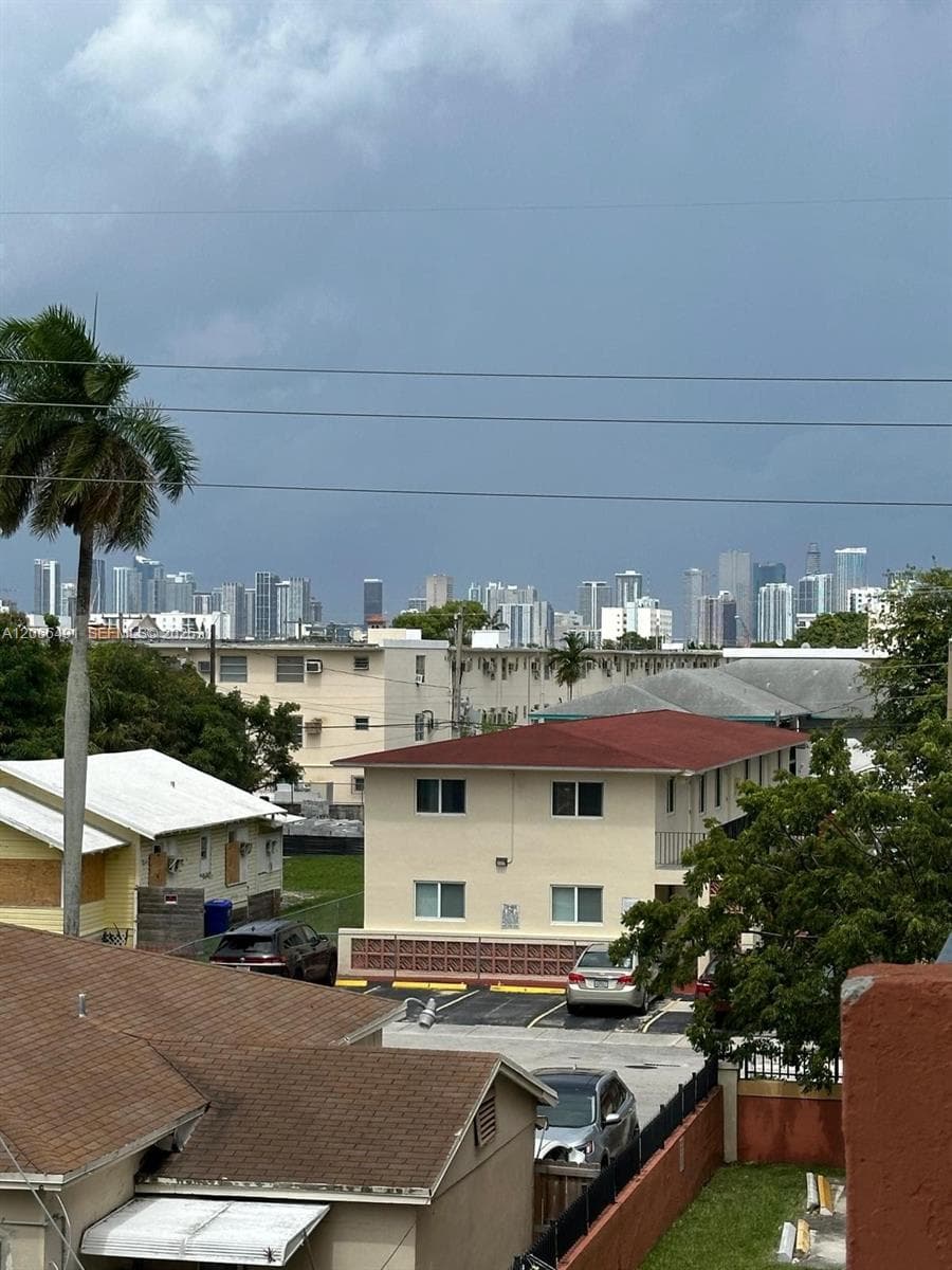 2921 SW 10th St # 33, Miami, FL 33135 — zdjęcie 2