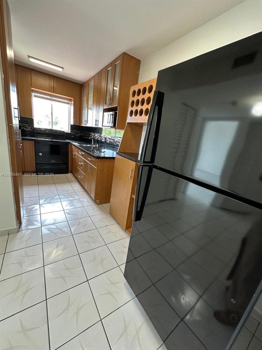 2921 SW 10th St # 33, Miami, FL 33135 — zdjęcie 3