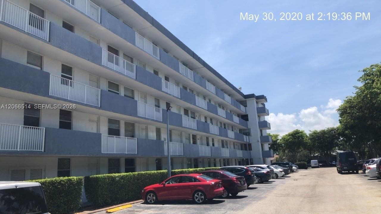 1801 S Treasure Dr # 401, North Bay Village, FL 33141 — zdjęcie 4
