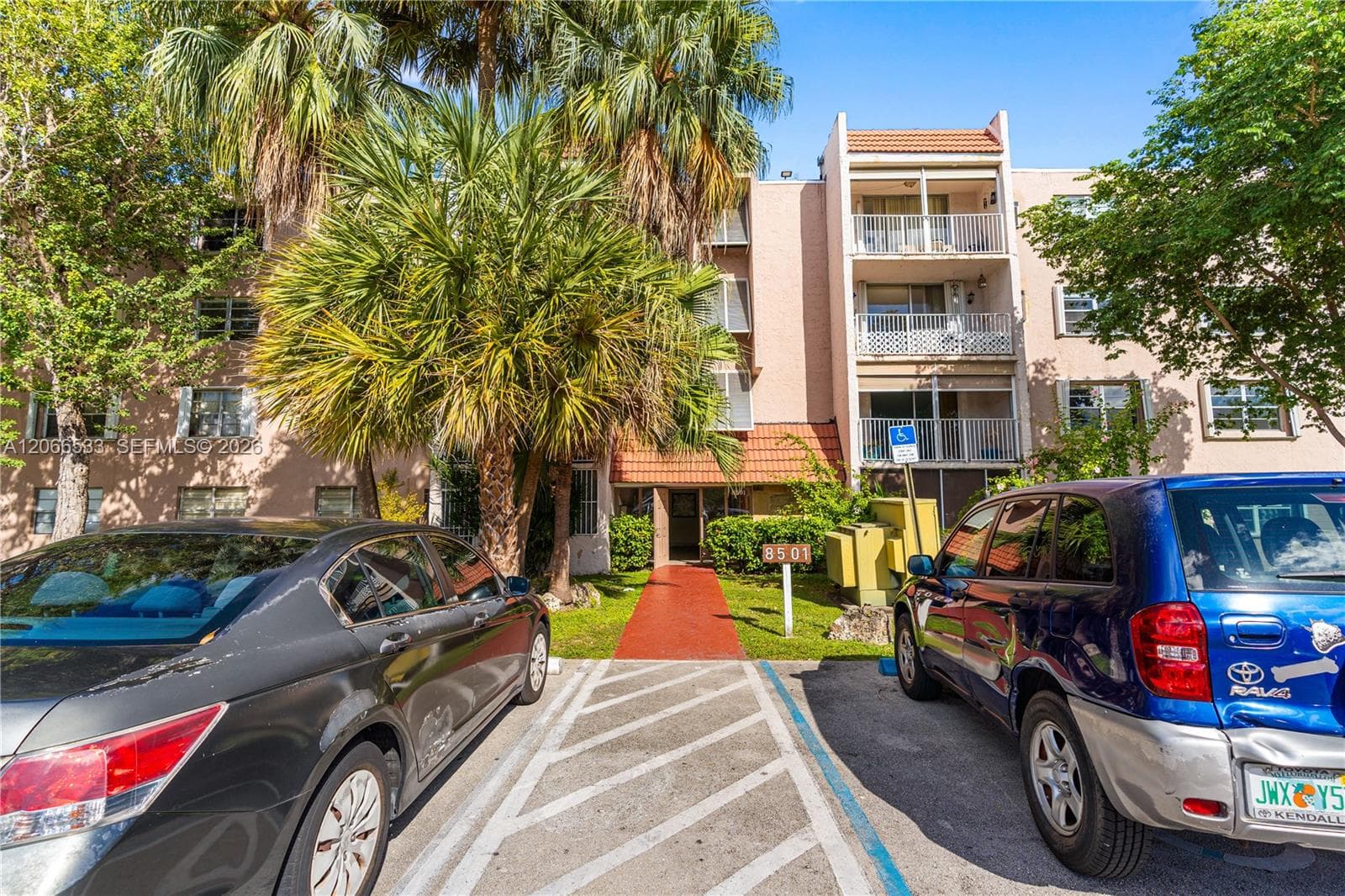 8501 NW 8th St # 106, Miami, FL 33126 — zdjęcie 4