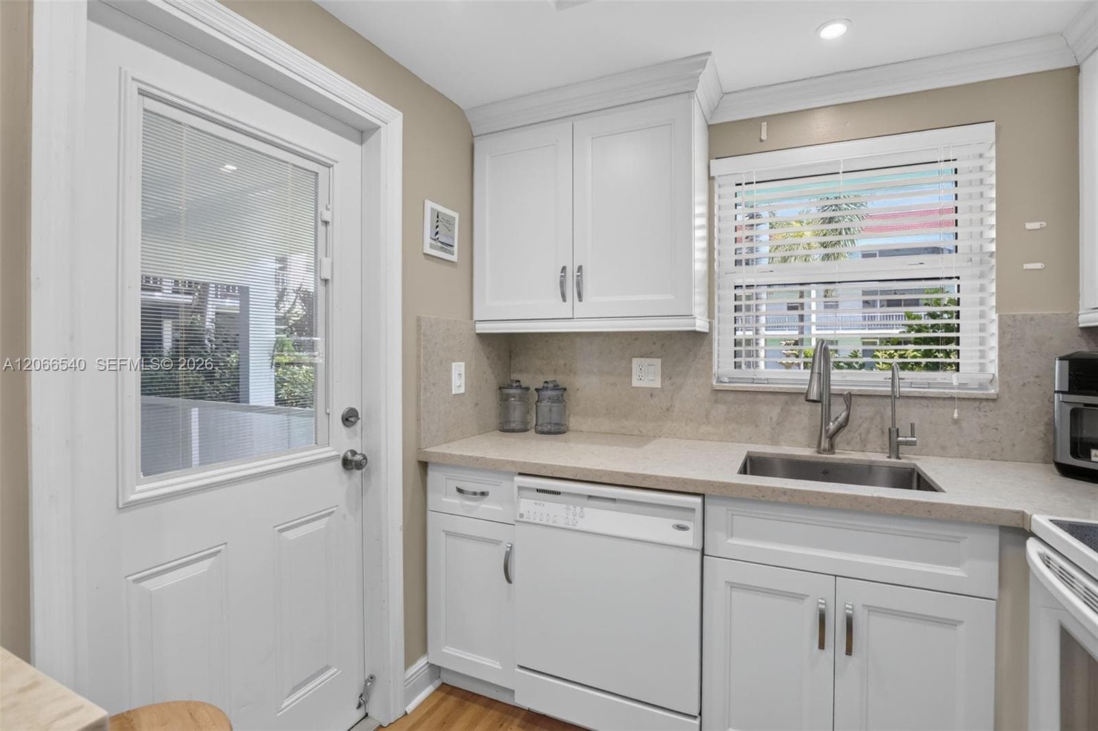 580 Egret Dr # 108, Hallandale Beach, FL 33009 — zdjęcie 2