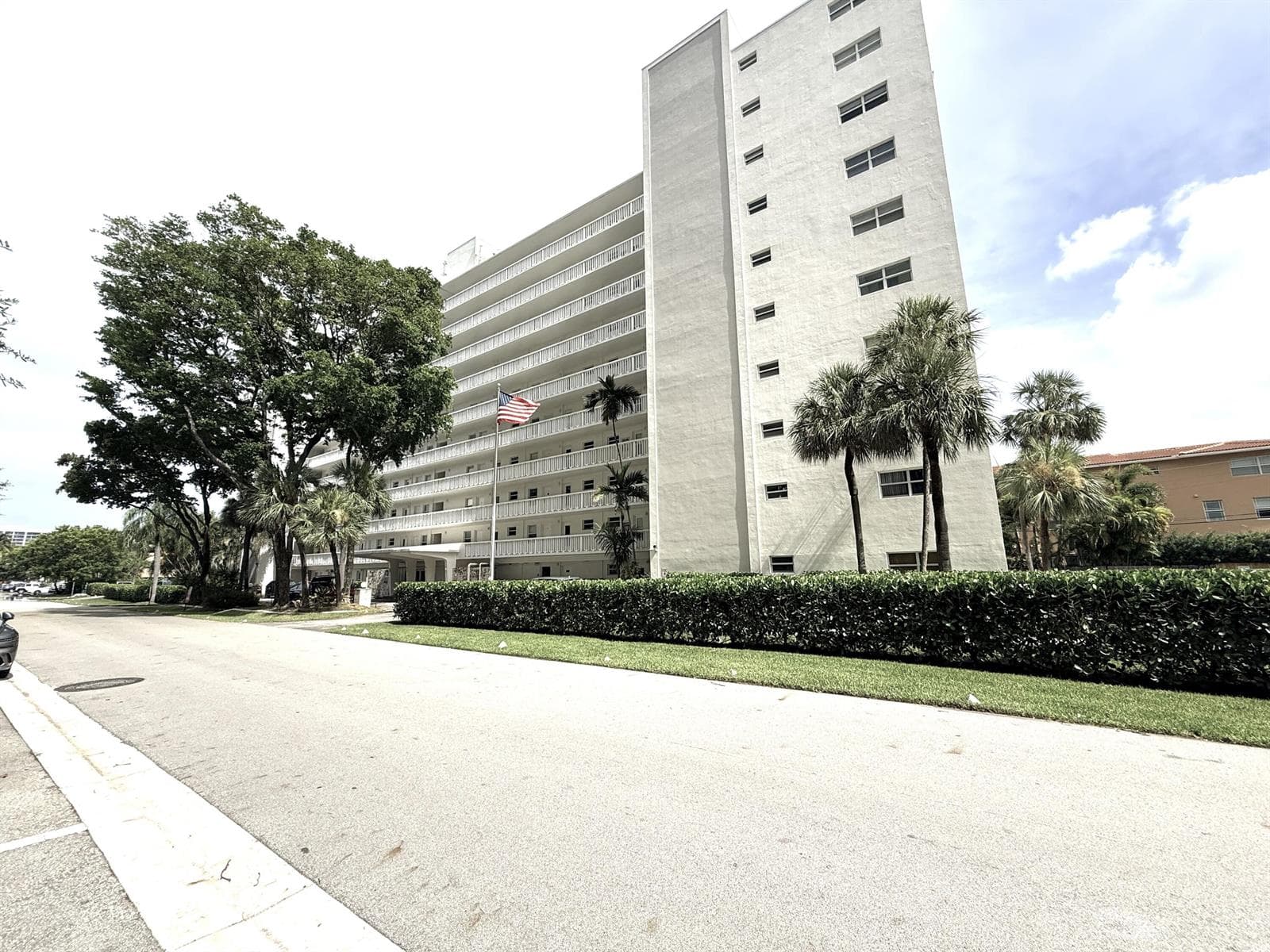 2555 NE 11TH Street # 303, Fort Lauderdale, FL 33304