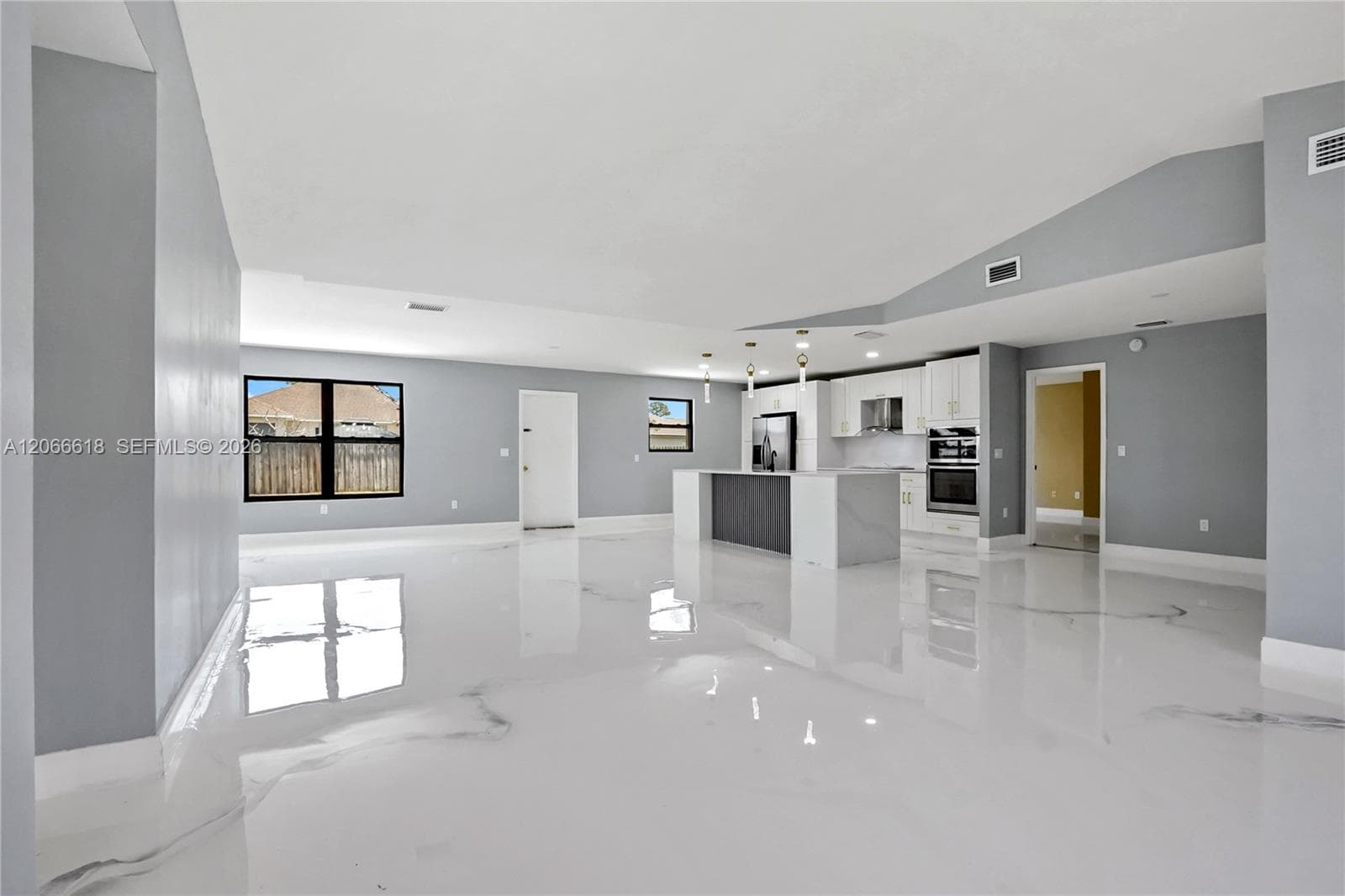 4209 SW Tuscol St, Port St. Lucie, FL 34953 — zdjęcie 2