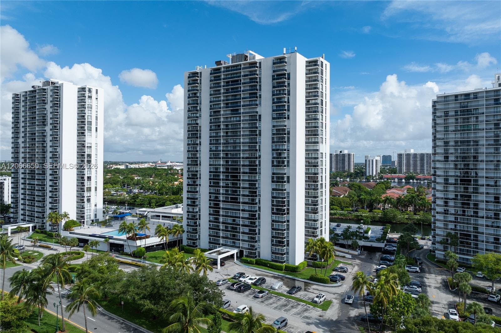 3675 N Country Club Dr # 401, Aventura, FL 33180 — zdjęcie 2