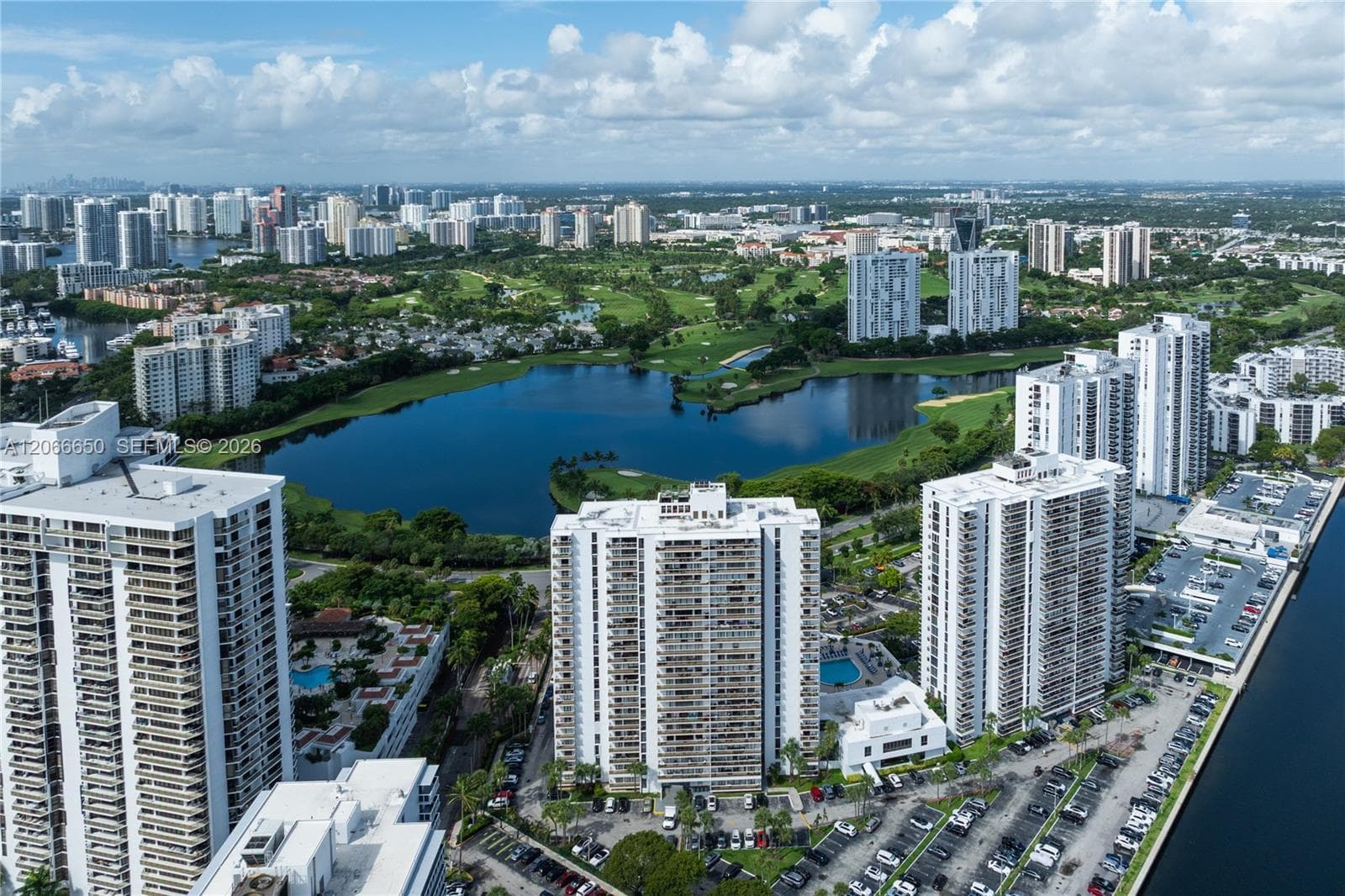 3675 N Country Club Dr # 401, Aventura, FL 33180 — zdjęcie 4