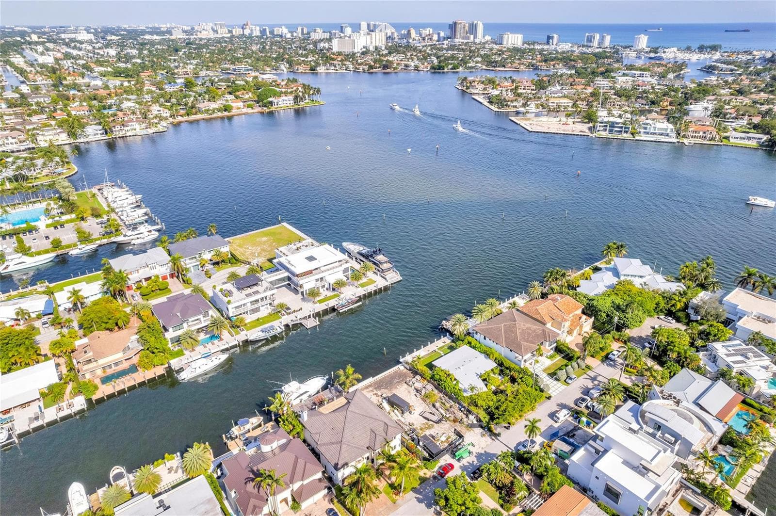 1725 SE 13TH Street, Fort Lauderdale, FL 33316