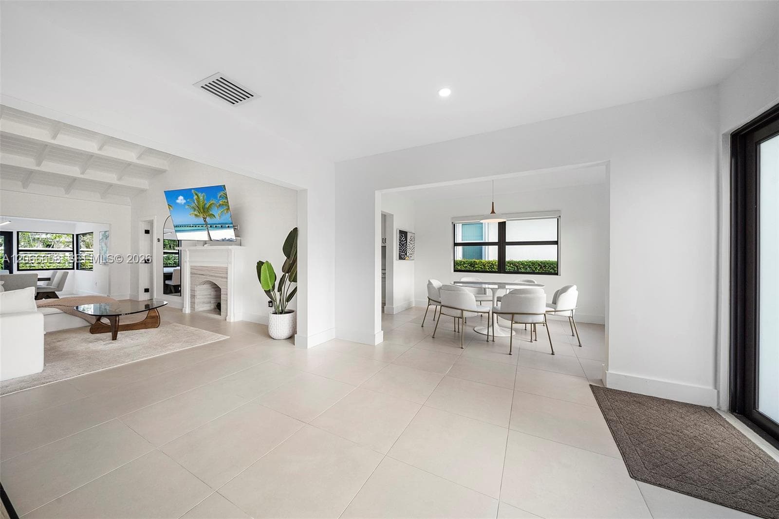 8844 Abbott Ave, Surfside, FL 33154 — zdjęcie 2