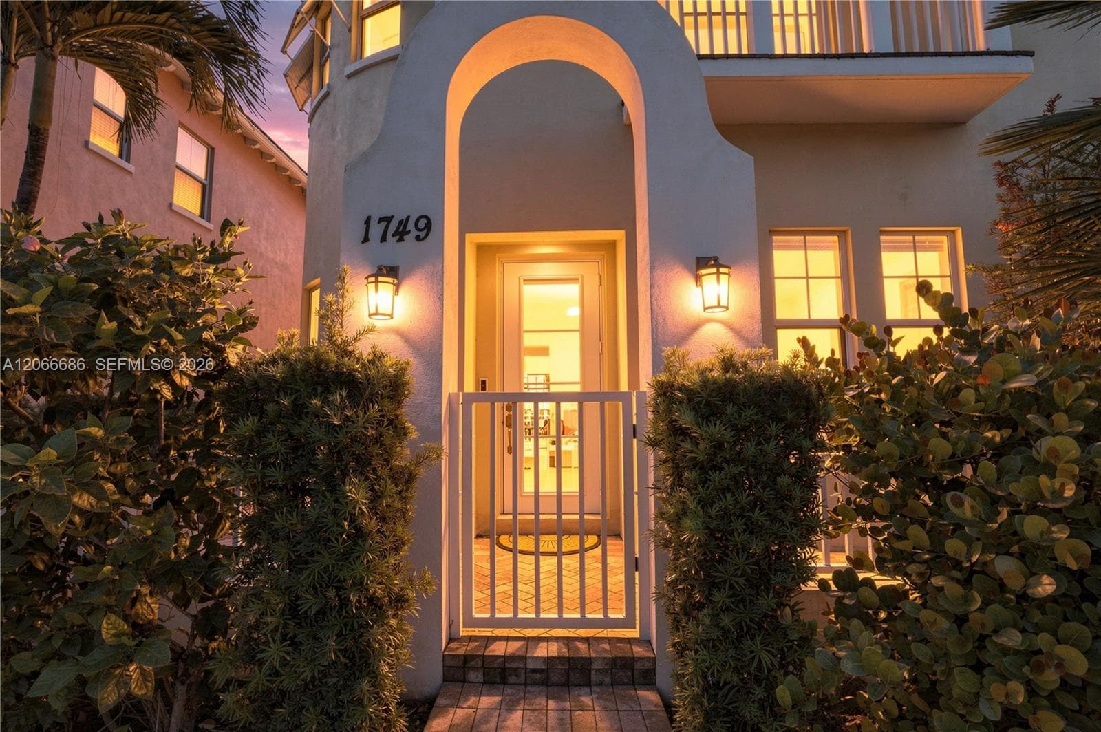 1749 NE 9th St, Fort Lauderdale, FL 33304 — zdjęcie 2