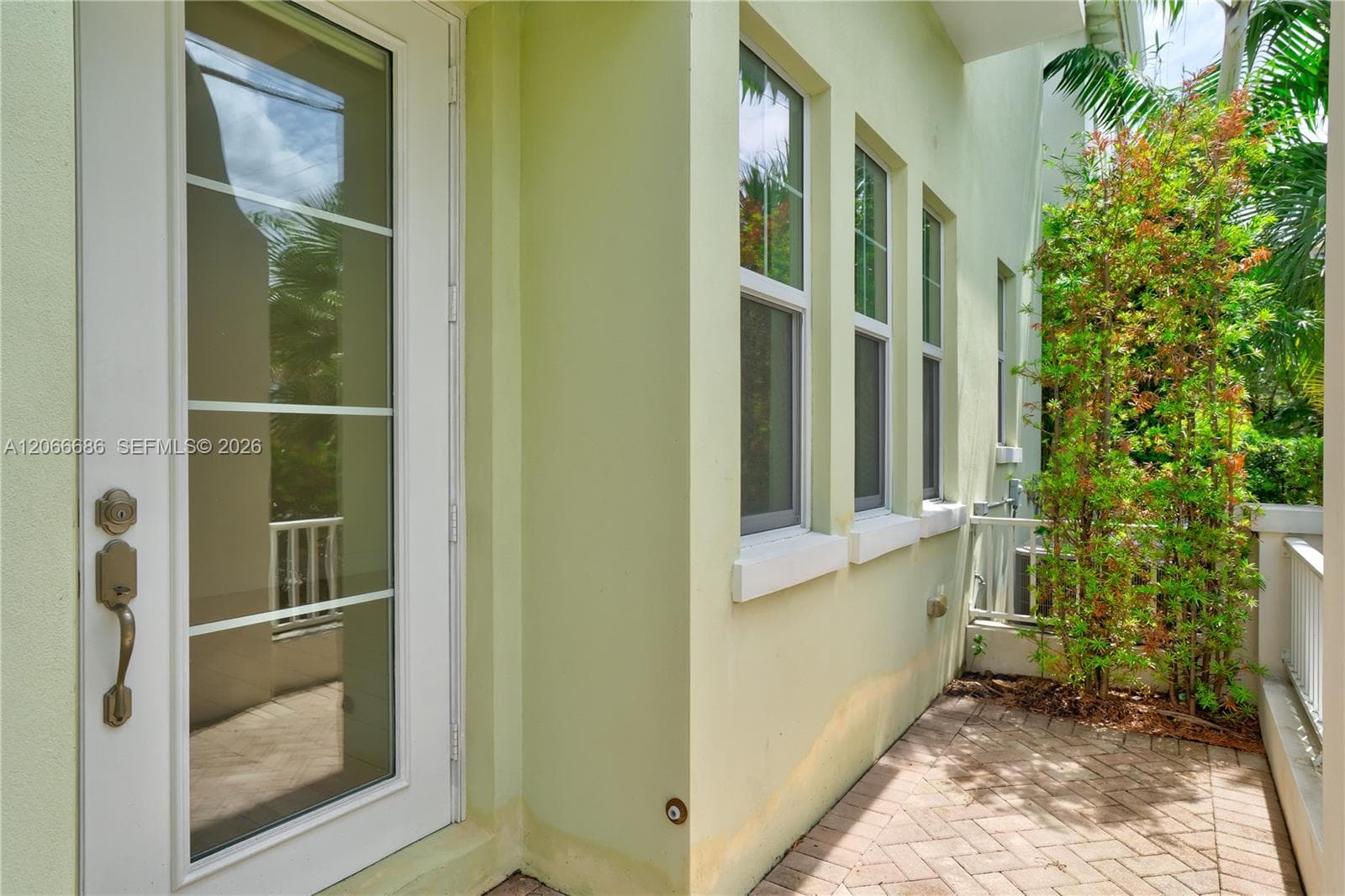 1749 NE 9th St, Fort Lauderdale, FL 33304 — zdjęcie 5