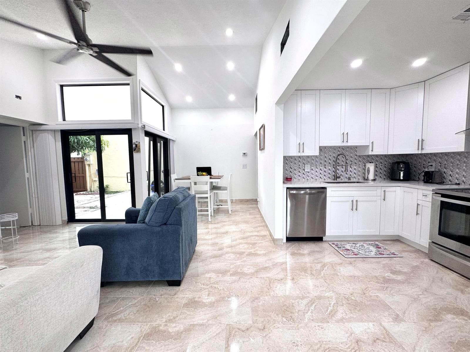 4918 ALDER Drive # D, West Palm Beach, FL 33417 — zdjęcie 3