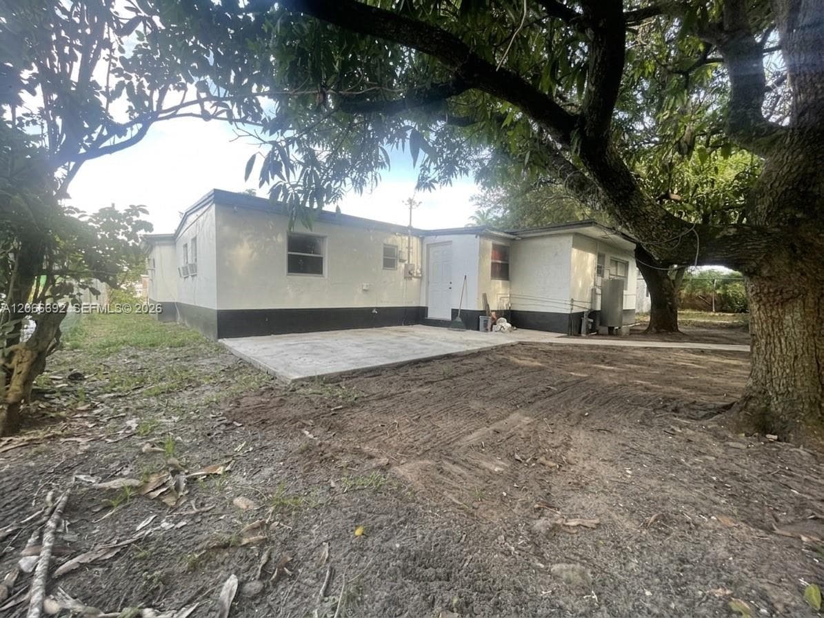 14241 NW 23rd Pl, Opa-Locka, FL 33054 — zdjęcie 2